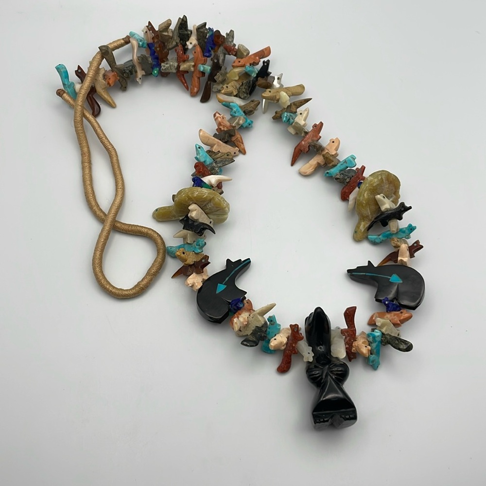 Zuni animal fetish necklace  D35